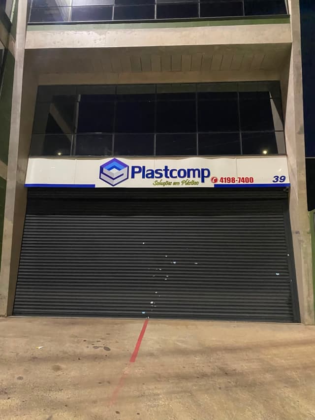 Automatic garage door