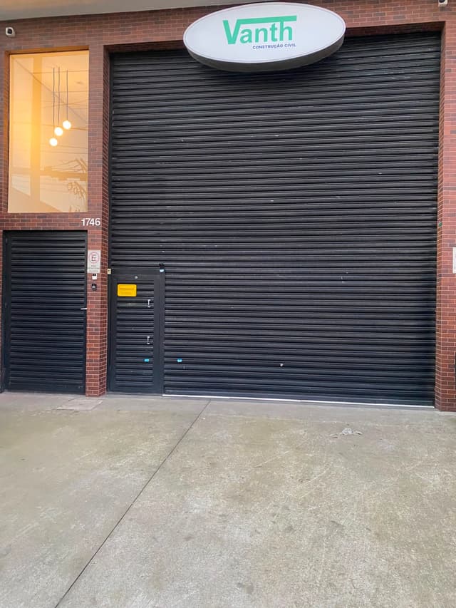 Automatic garage door